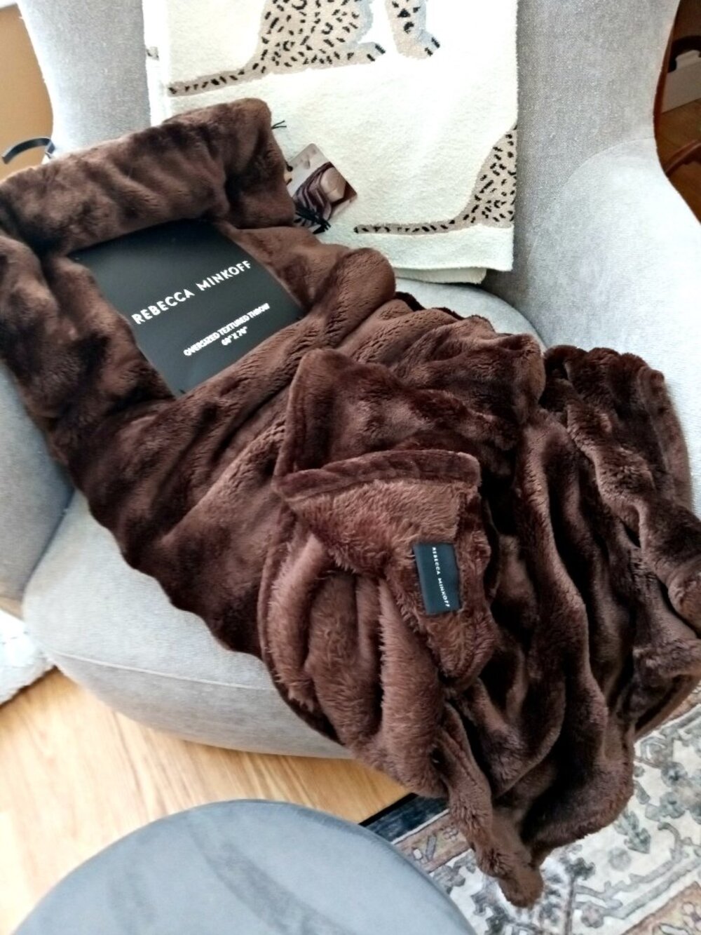 NEW! EXQUISITE LUXURY PLUSH REBECCA MINKOFF BLANKET